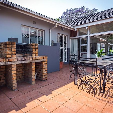 Graceland Self-Catering Cottages Уинтъртън Екстериор снимка