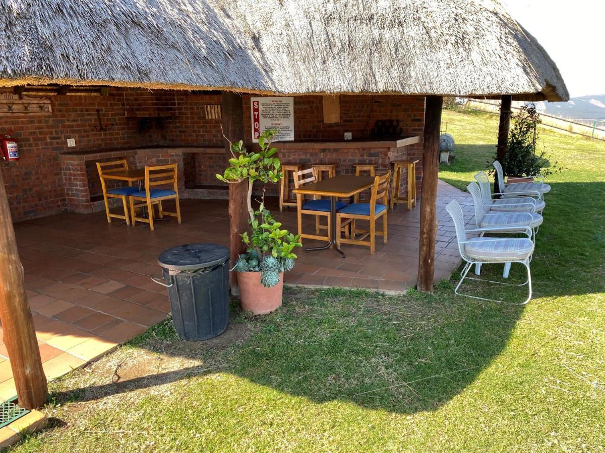 Graceland Self-Catering Cottages Уинтъртън Екстериор снимка