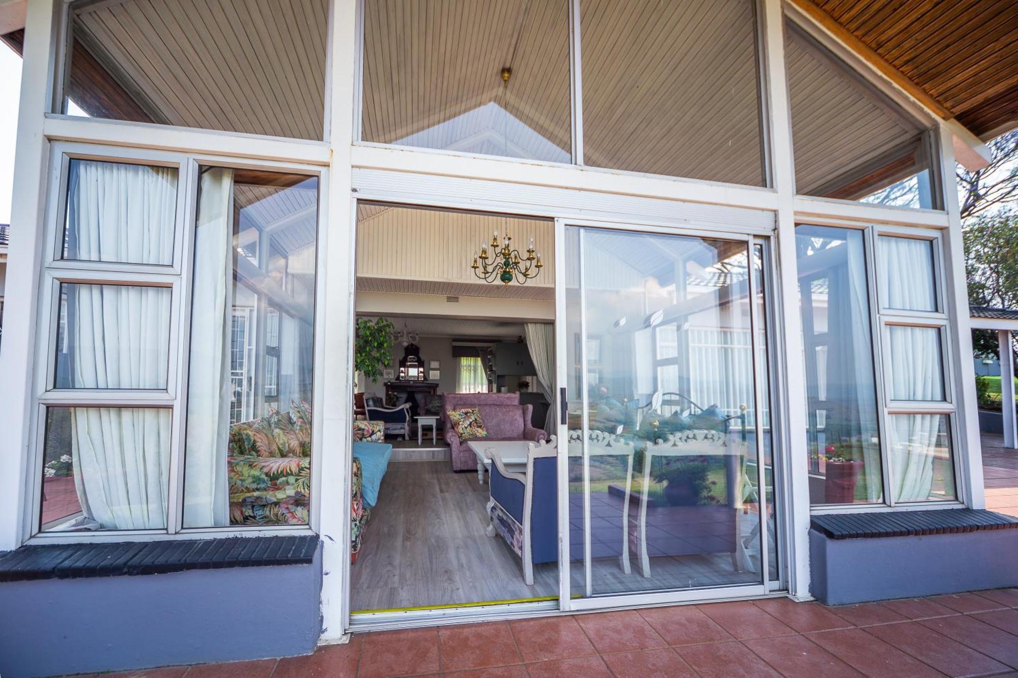 Graceland Self-Catering Cottages Уинтъртън Екстериор снимка