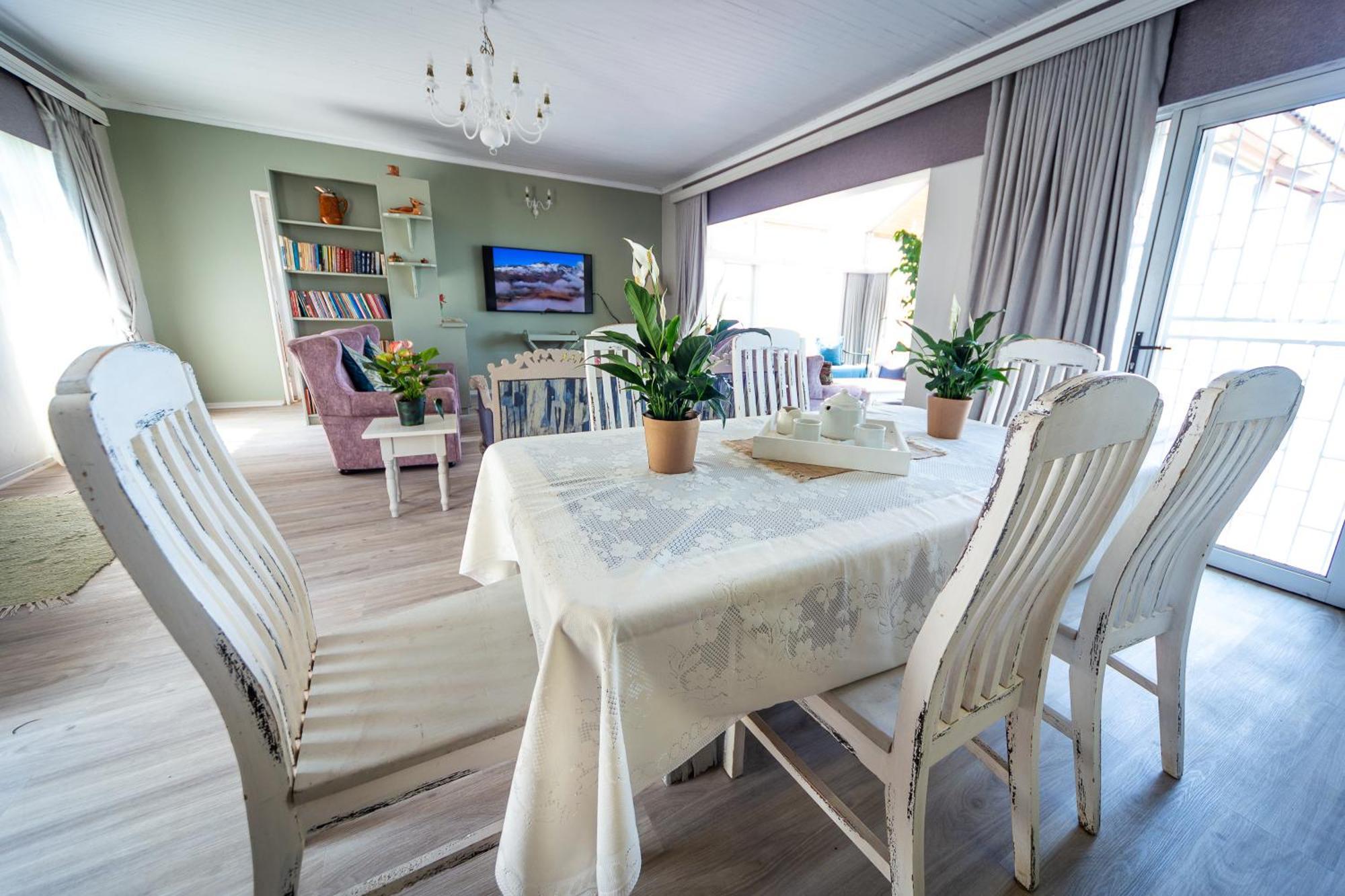 Graceland Self-Catering Cottages Уинтъртън Екстериор снимка