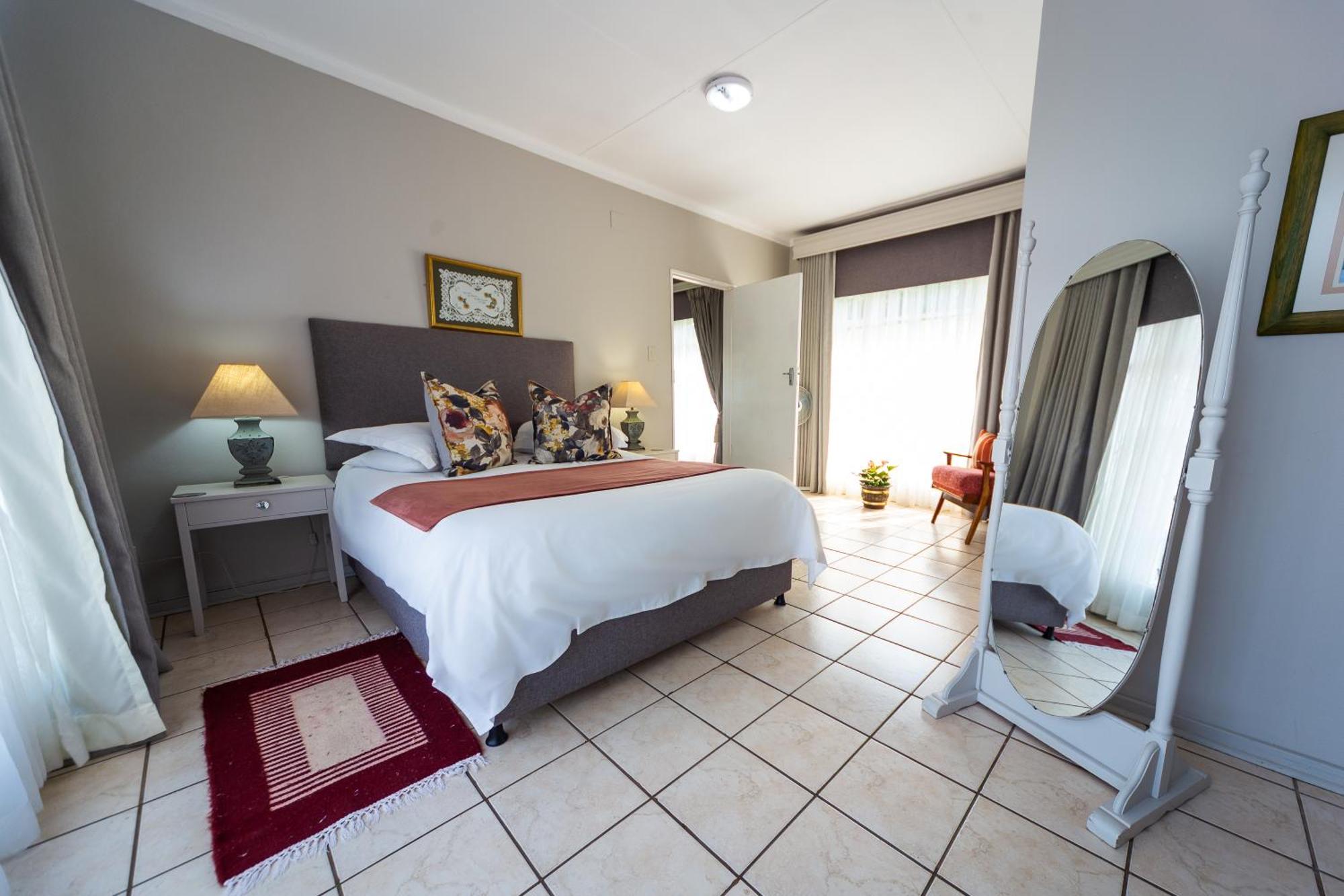 Graceland Self-Catering Cottages Уинтъртън Екстериор снимка