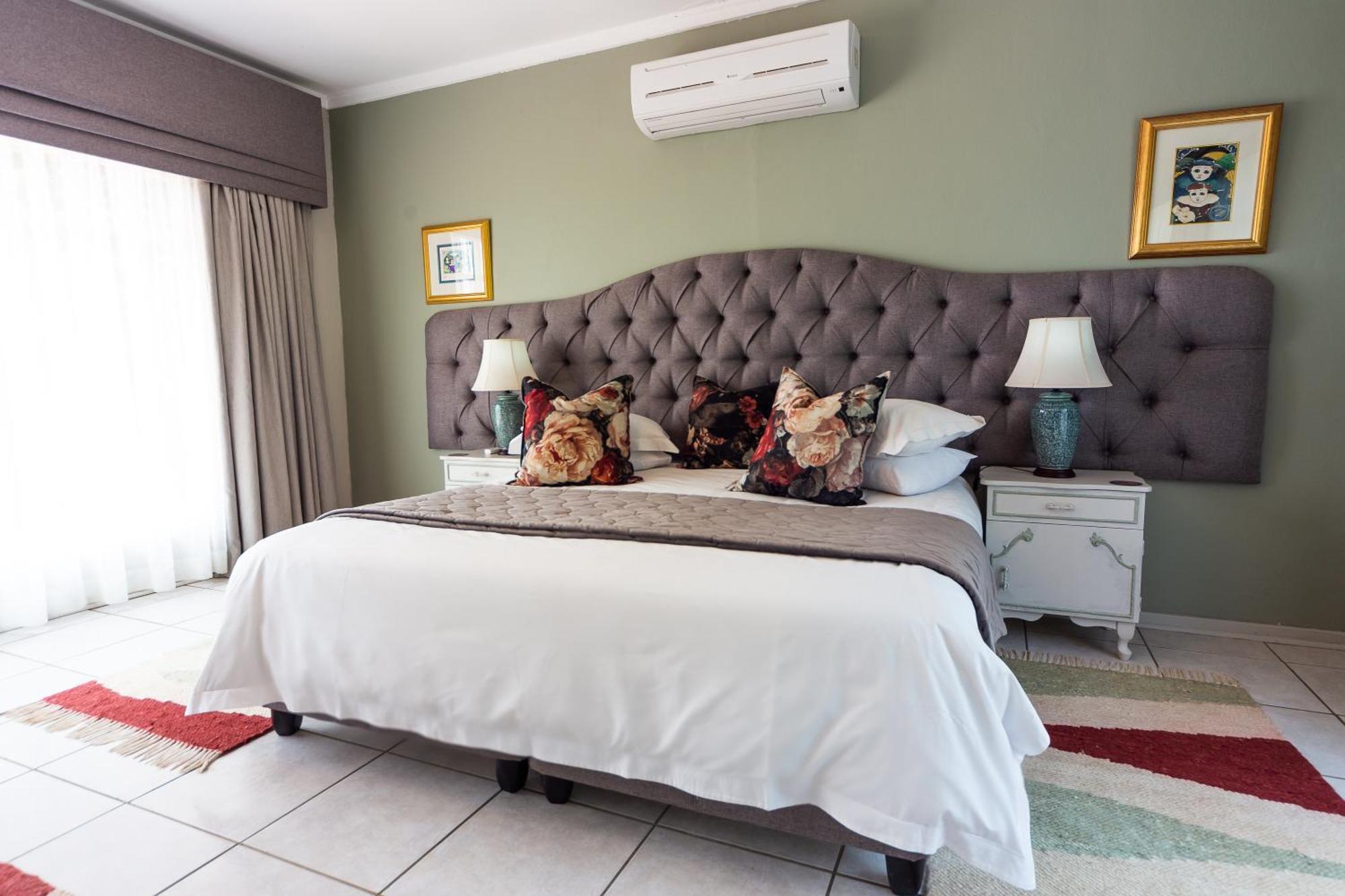 Graceland Self-Catering Cottages Уинтъртън Екстериор снимка