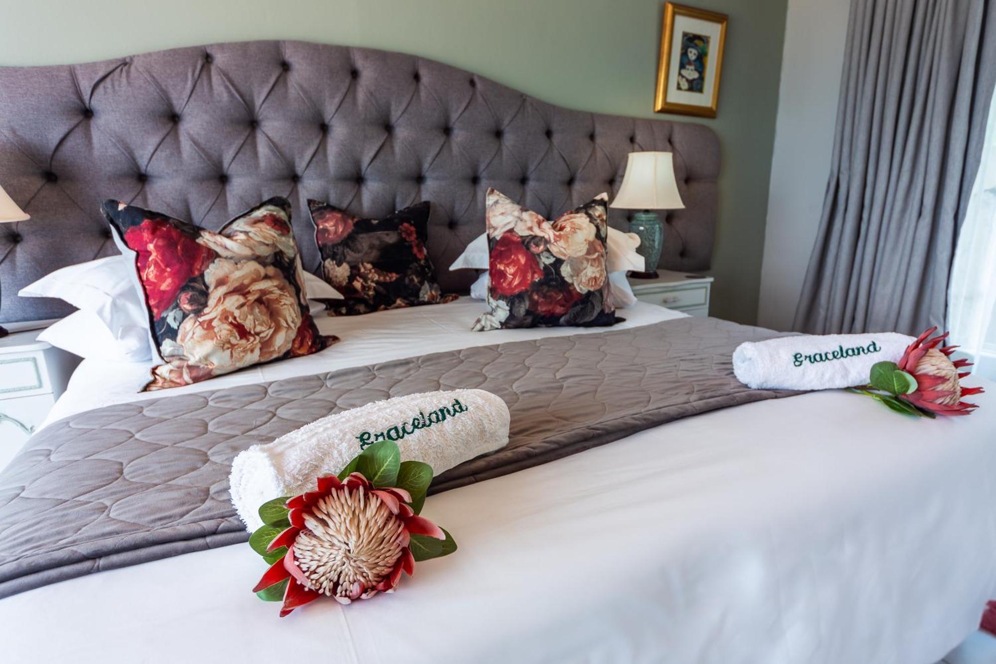 Graceland Self-Catering Cottages Уинтъртън Екстериор снимка