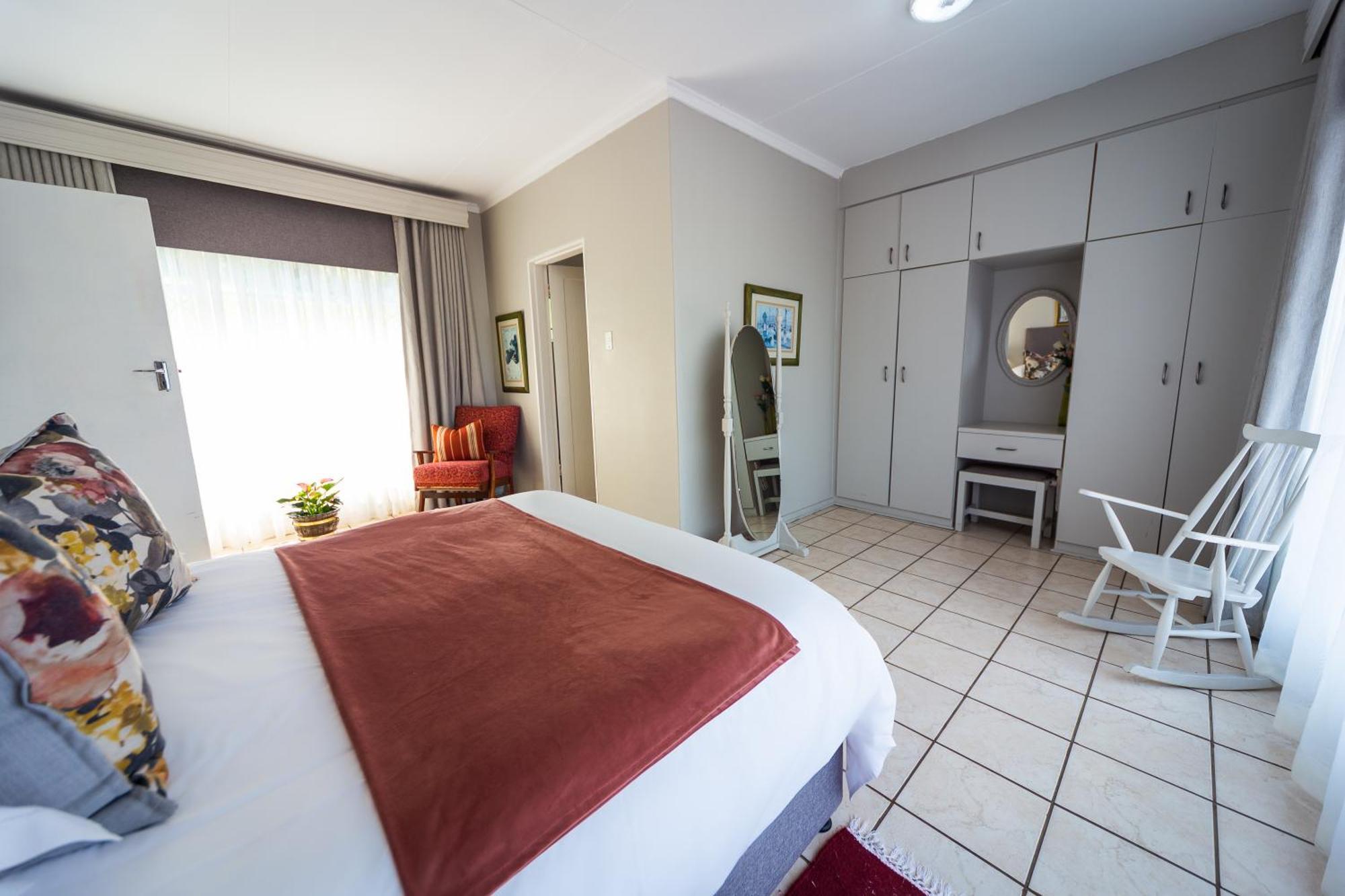 Graceland Self-Catering Cottages Уинтъртън Екстериор снимка
