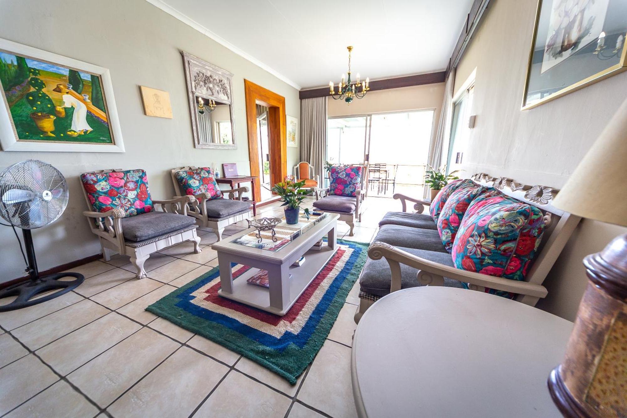 Graceland Self-Catering Cottages Уинтъртън Екстериор снимка