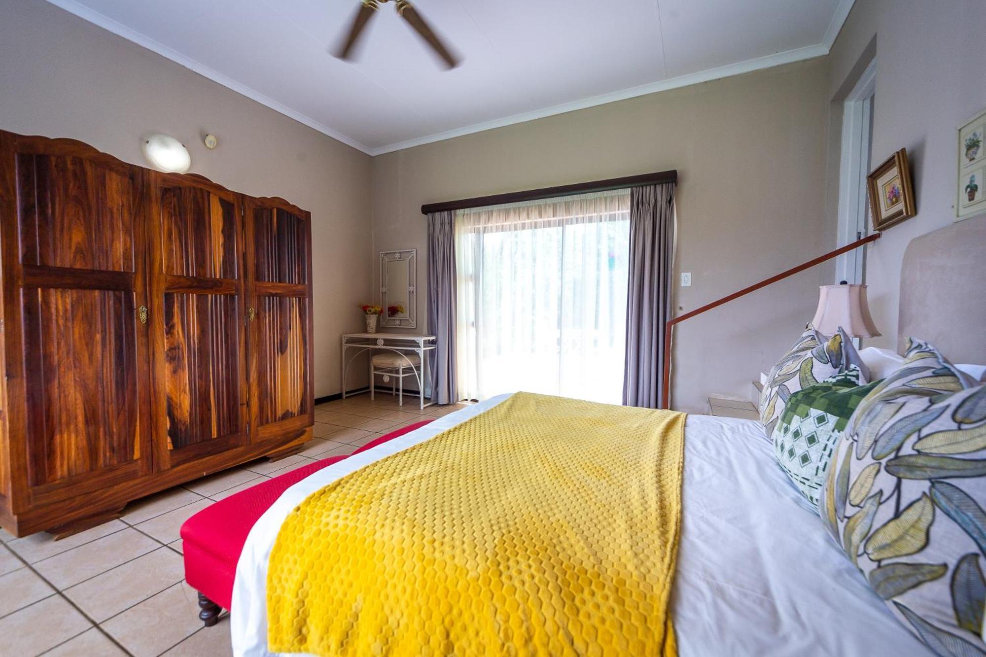 Graceland Self-Catering Cottages Уинтъртън Екстериор снимка