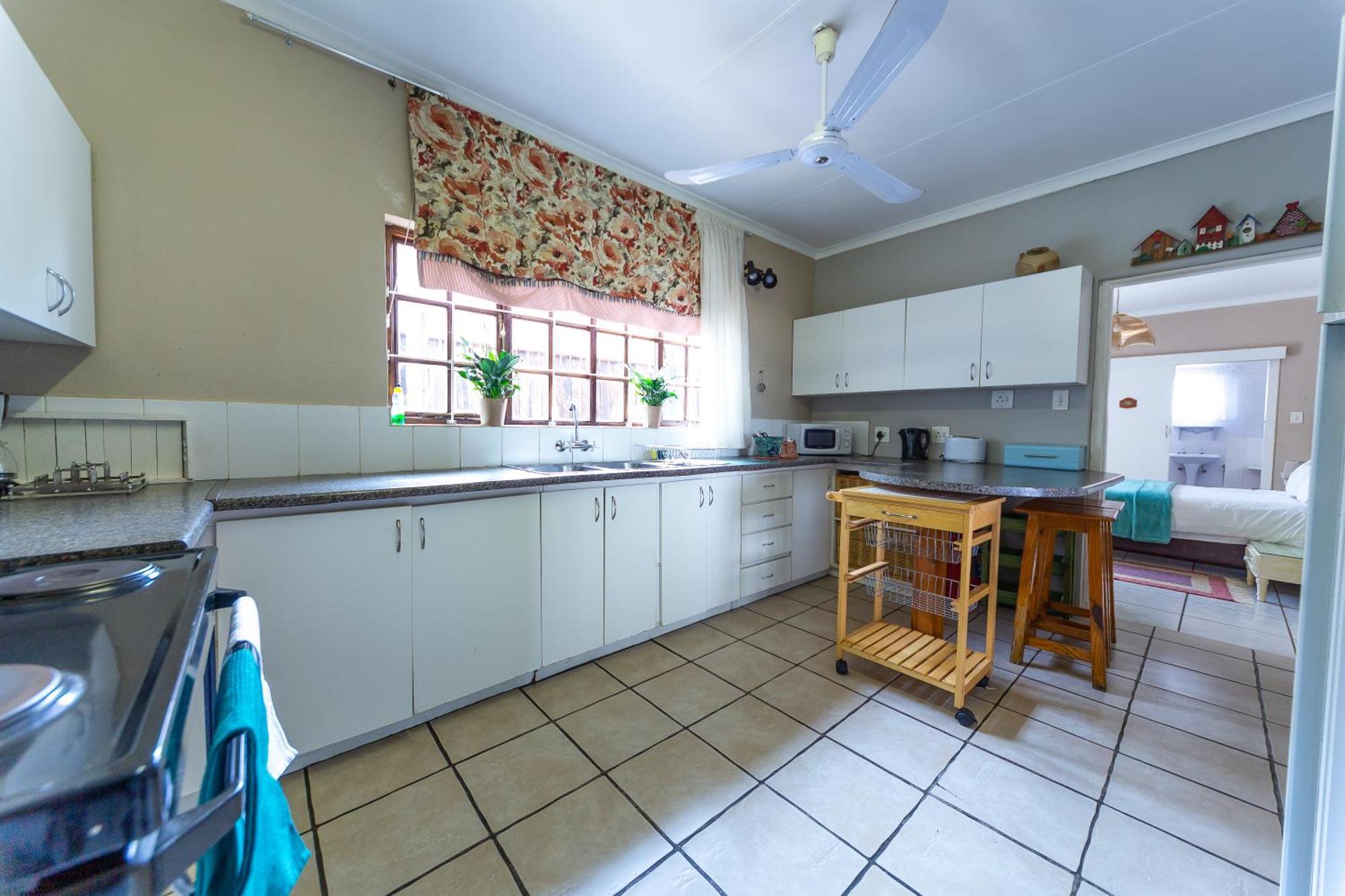 Graceland Self-Catering Cottages Уинтъртън Екстериор снимка