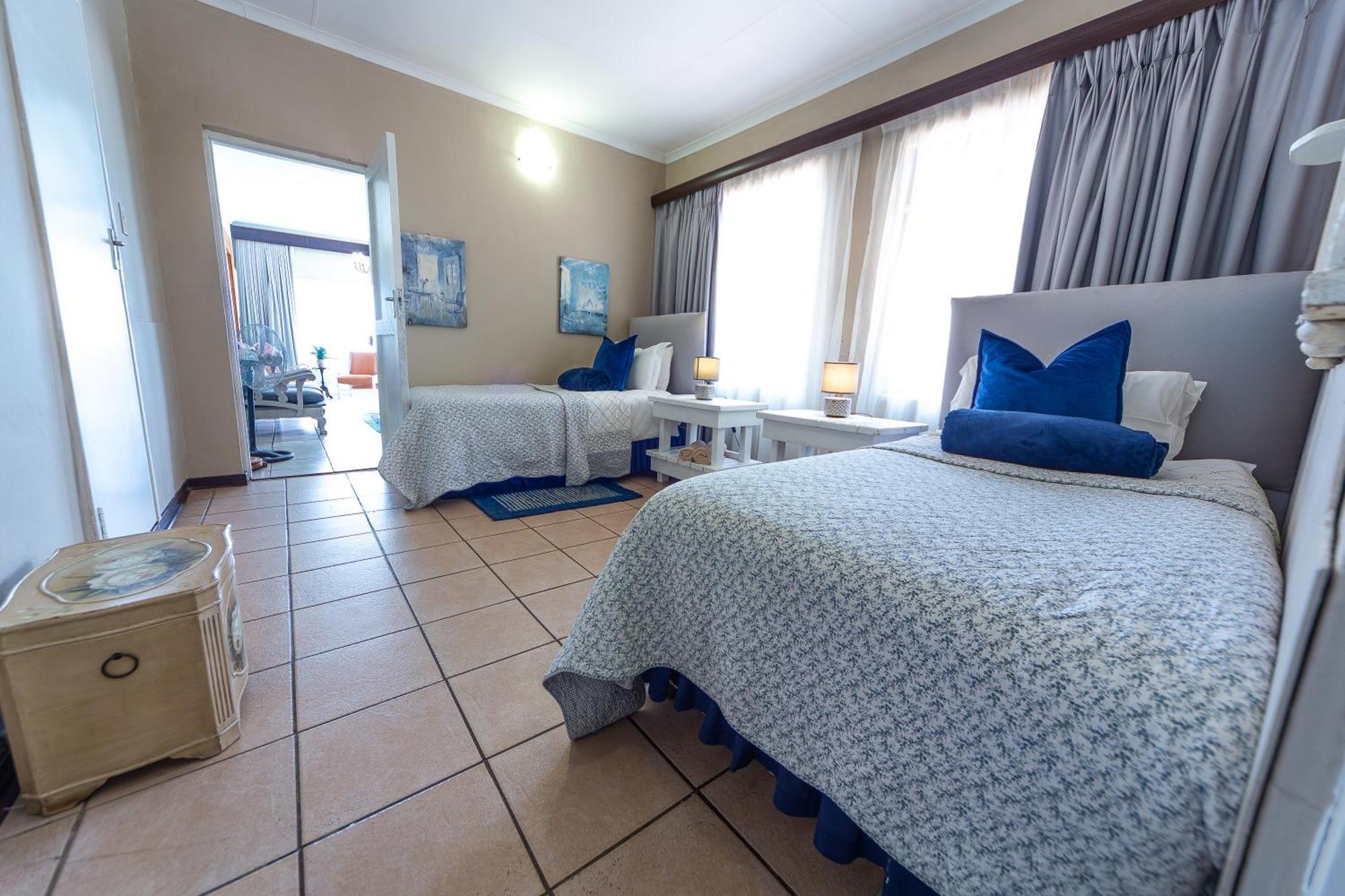 Graceland Self-Catering Cottages Уинтъртън Екстериор снимка