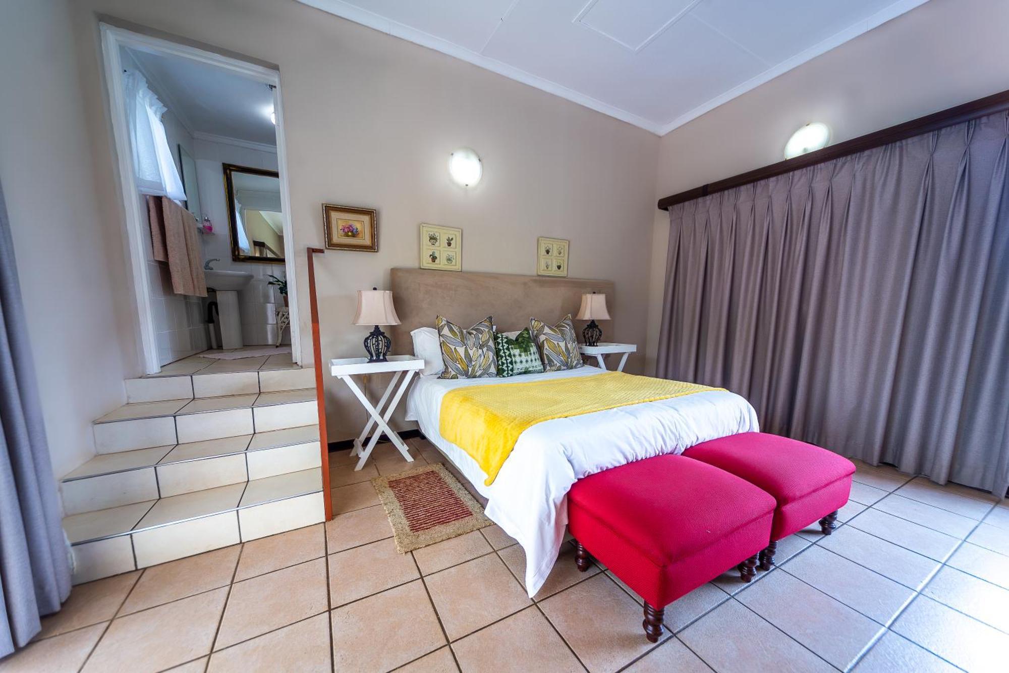 Graceland Self-Catering Cottages Уинтъртън Екстериор снимка