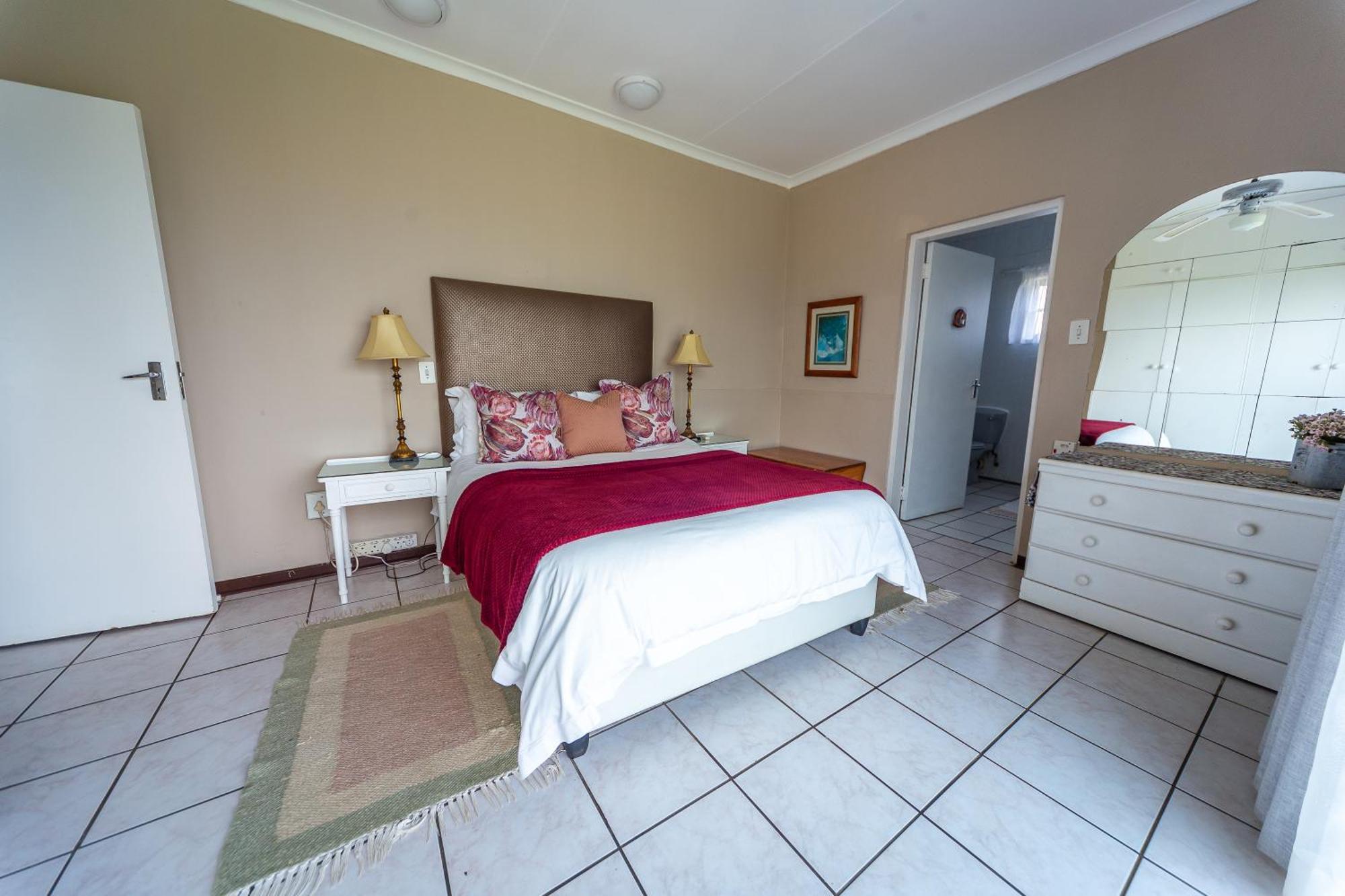 Graceland Self-Catering Cottages Уинтъртън Екстериор снимка