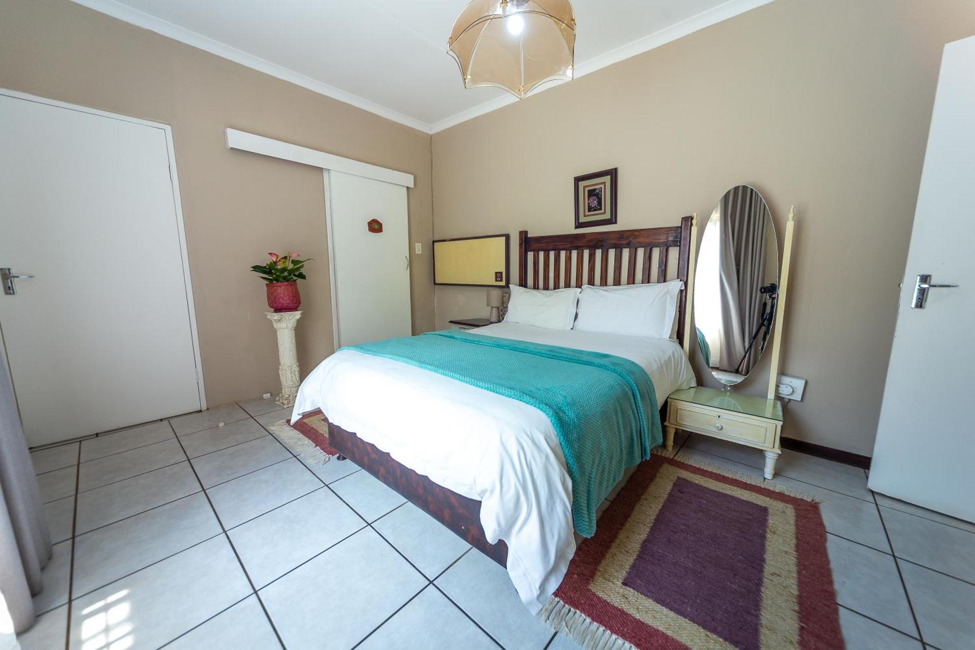 Graceland Self-Catering Cottages Уинтъртън Екстериор снимка
