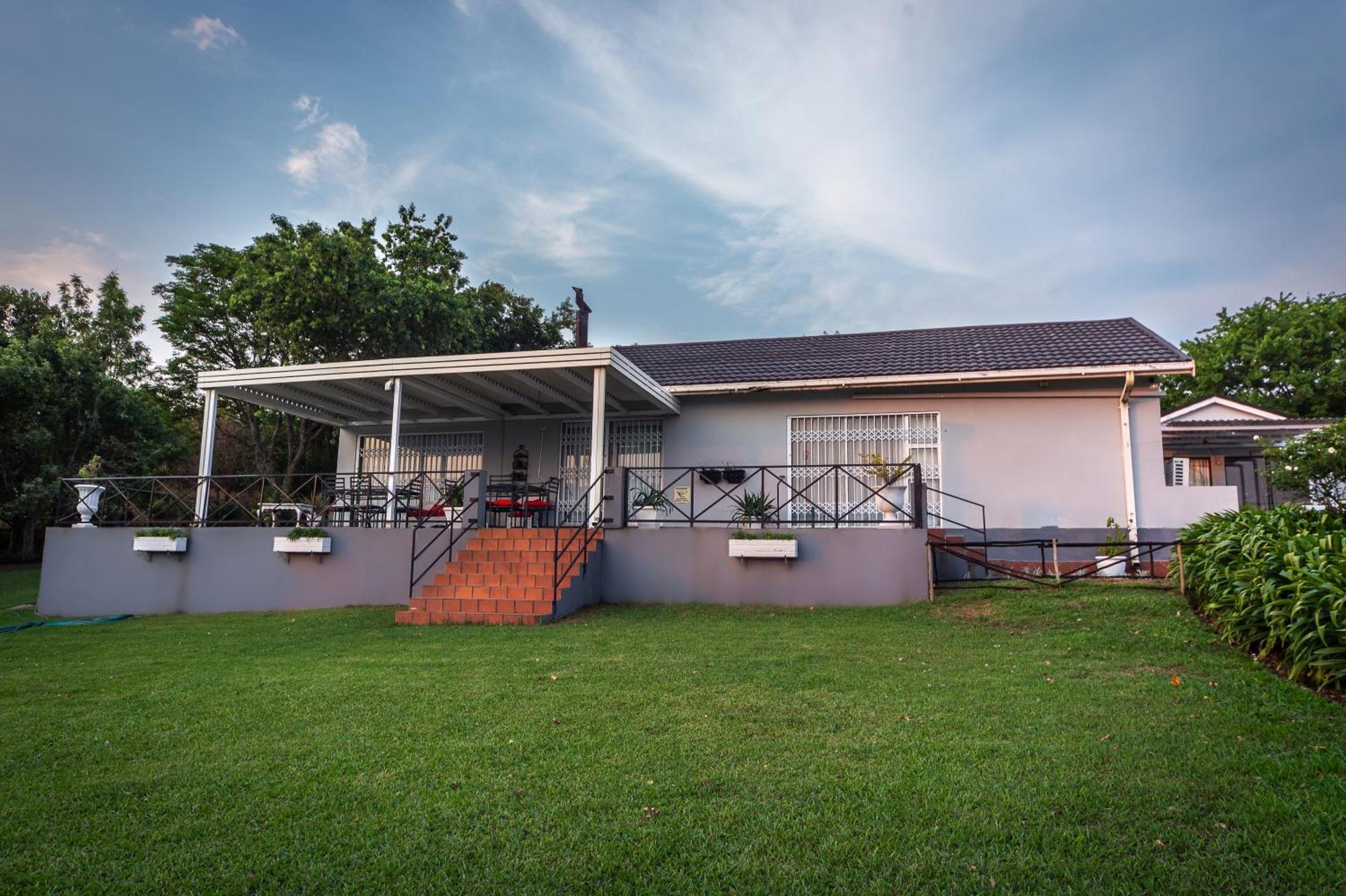 Graceland Self-Catering Cottages Уинтъртън Екстериор снимка