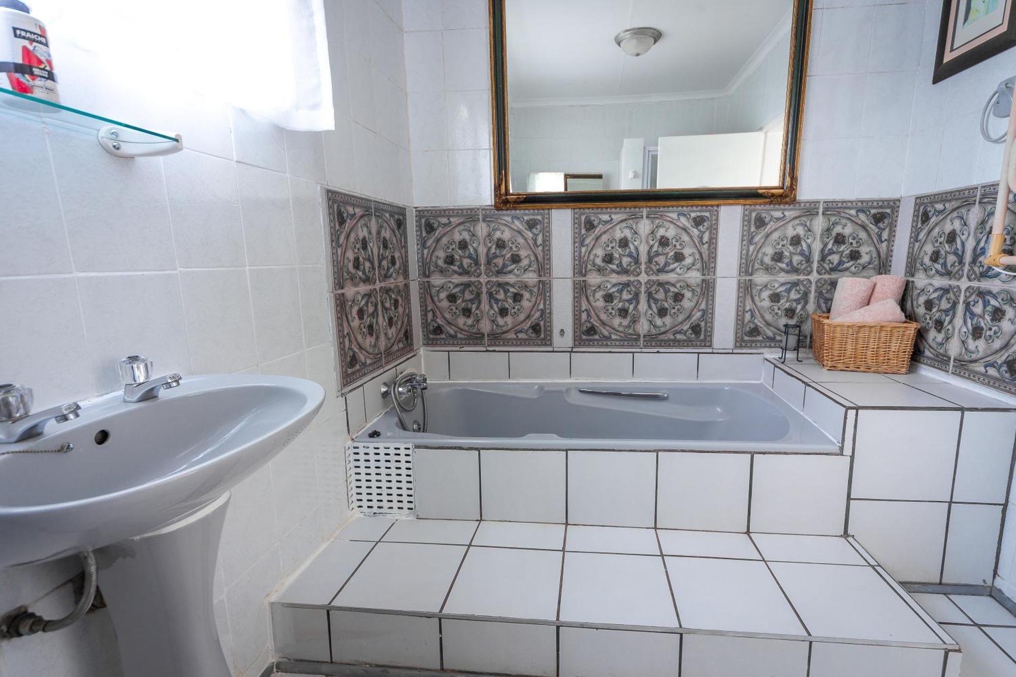 Graceland Self-Catering Cottages Уинтъртън Екстериор снимка