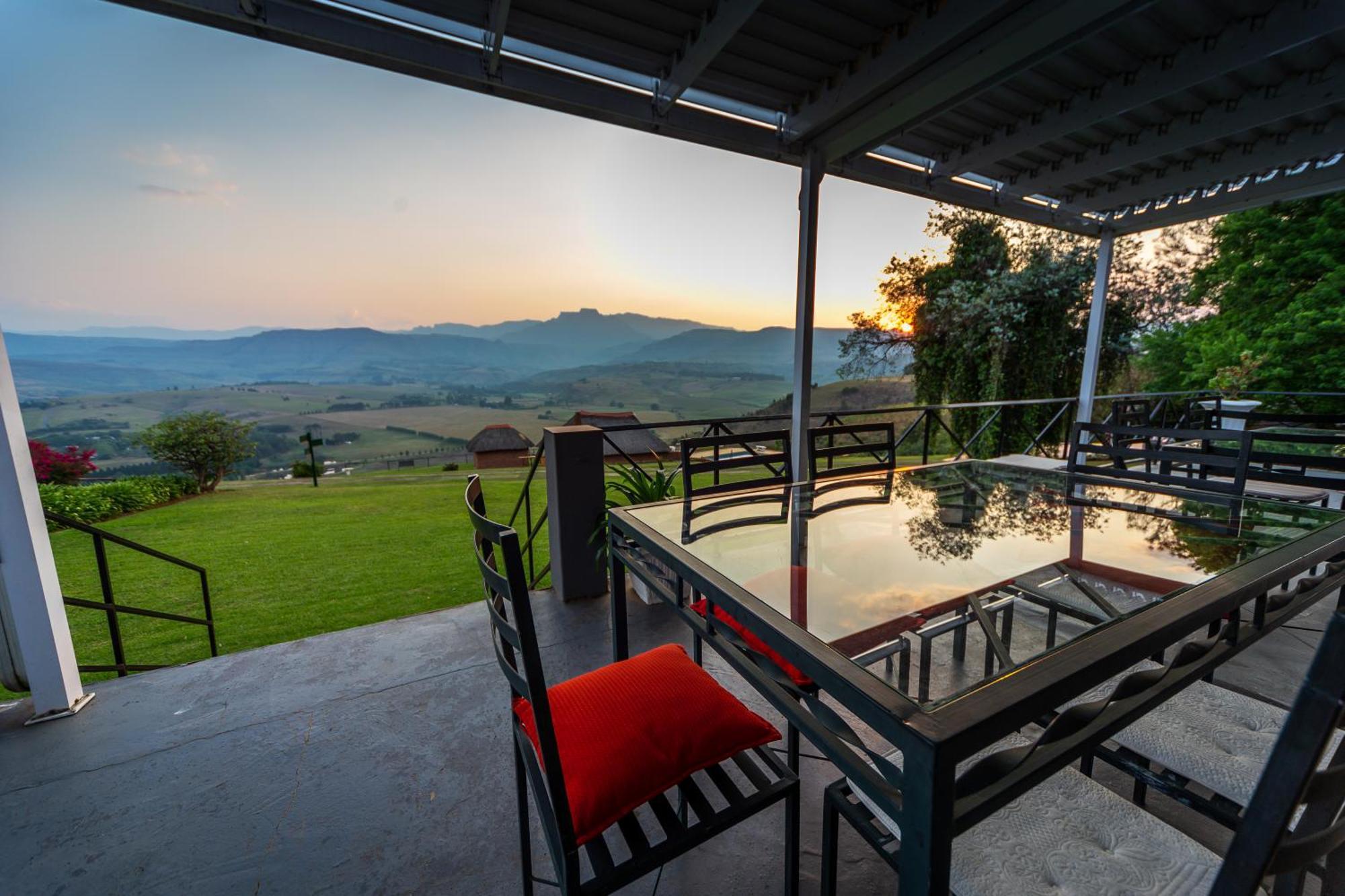 Graceland Self-Catering Cottages Уинтъртън Екстериор снимка